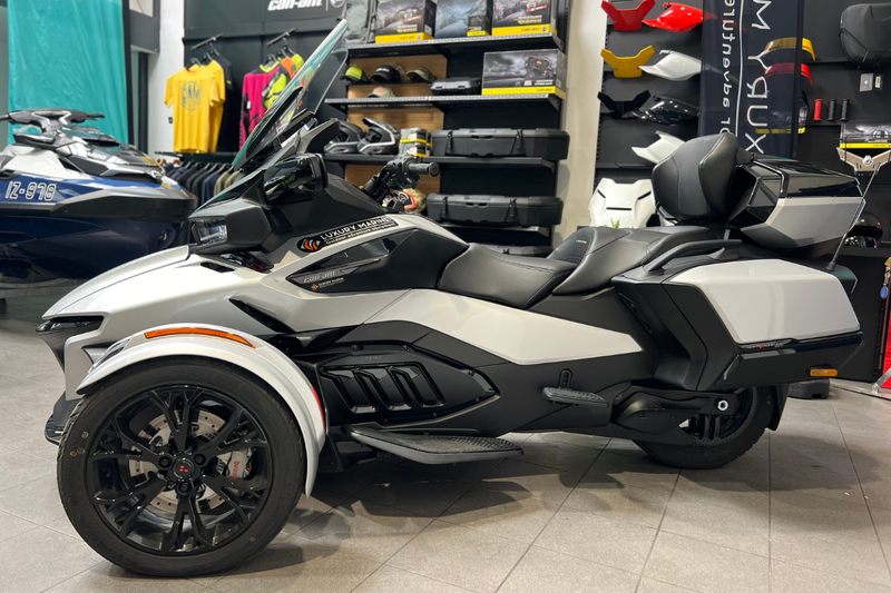 CAN-AM ON-ROAD SPYDER RT LIMITED - HYPER SILVER 