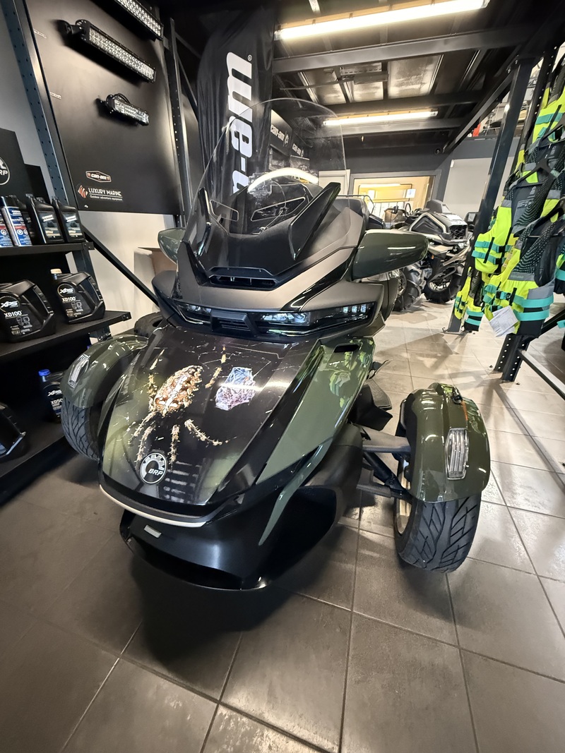 BRP CAN-AM SPYDER RT LIMITED 2023 Highland Green